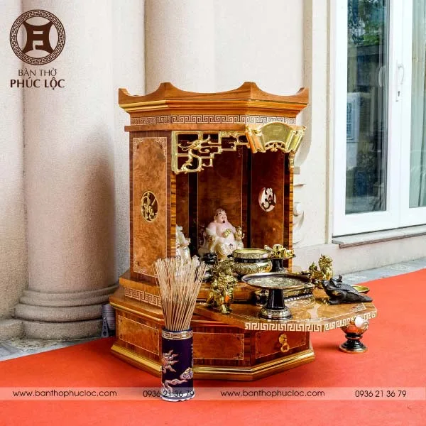 Việc sử dụng bàn thờ ông Địa cũ hay mới là tùy thuộc vào quan điểm và niềm tin tôn giáo của mỗi người. Tuy nhiên, nếu gia chủ đang muốn sử dụng lại bàn thờ ông Địa thì cần lưu ý một số điều quan trọng
