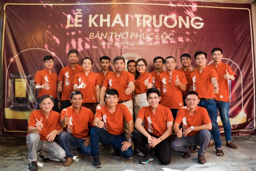 Nếu bạn đang chần chừ phải lựa chọn không biết phải mua bàn thờ Thần Tài Ông Địa ở đâu tại TPHCM. Hãy đến với cửa hàng bàn thờ Phúc Lộc. Tại đây chúng tôi không chỉ cung cấp các mẫu bàn thờ Ông Địa độc đáo có một không hai tại bàn thờ Phúc Lộc mà còn đảm bảo về chất lượng tốt và cao cấp